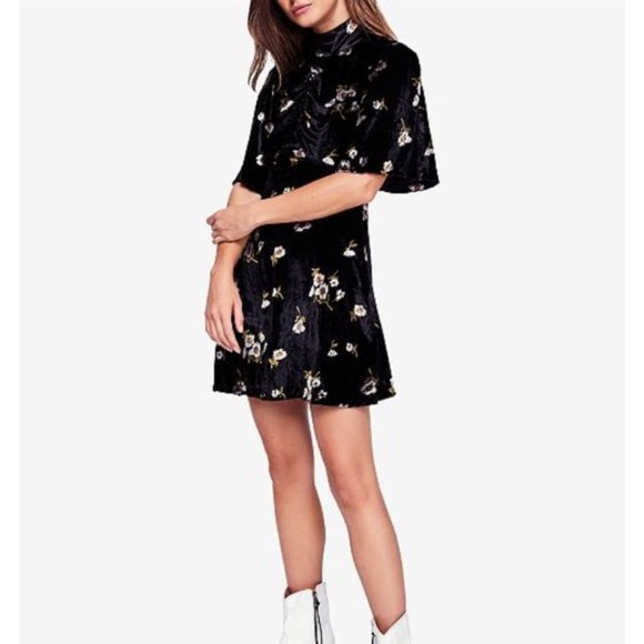 Free People Dresses & Skirts - Free People Be My Baby Velvet Dress. Size: 4, 6